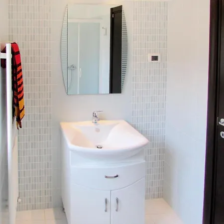Apartment Lina By Interhome Sisan